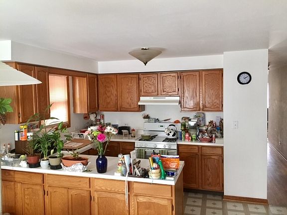 4th image of 6601 W Cornelia Ave