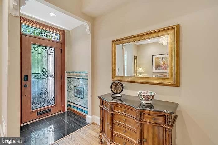 Front entry foyer