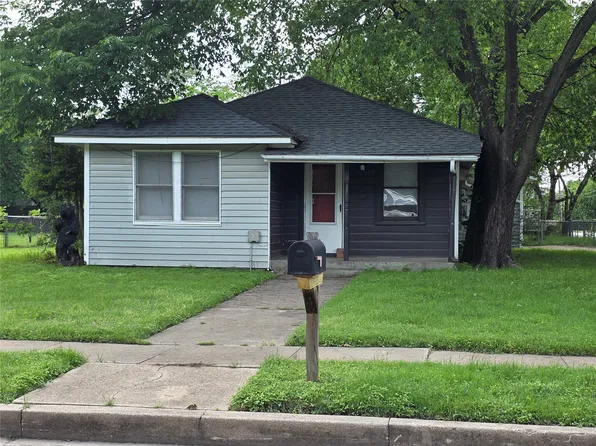 1315 N Robinson St, Cleburne, TX 76031