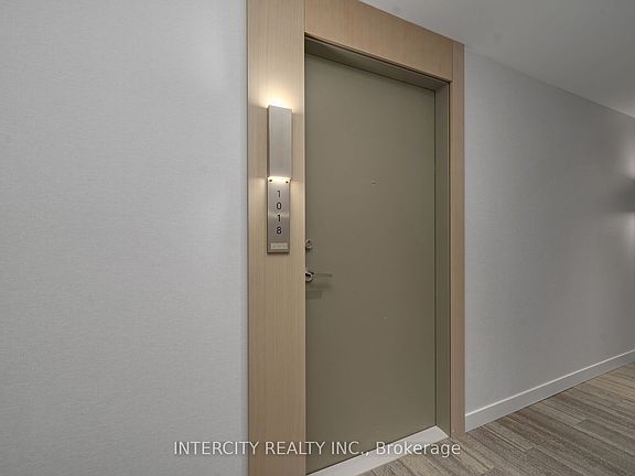 4th image of 15 Skyridge Dr #1018