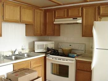 3rd image of 912 Falconhead Ln