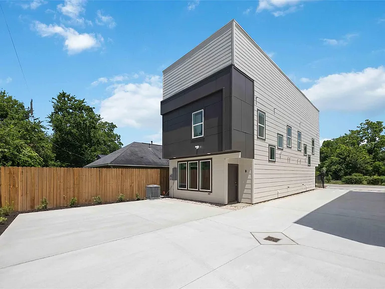 4138 Larkspur St #B — Photo 19