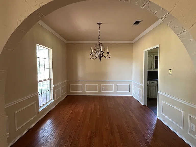 2661 FM 35 — Photo 3