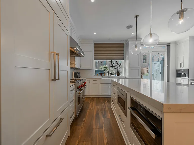 419 W Grand Ave #G — Photo 4