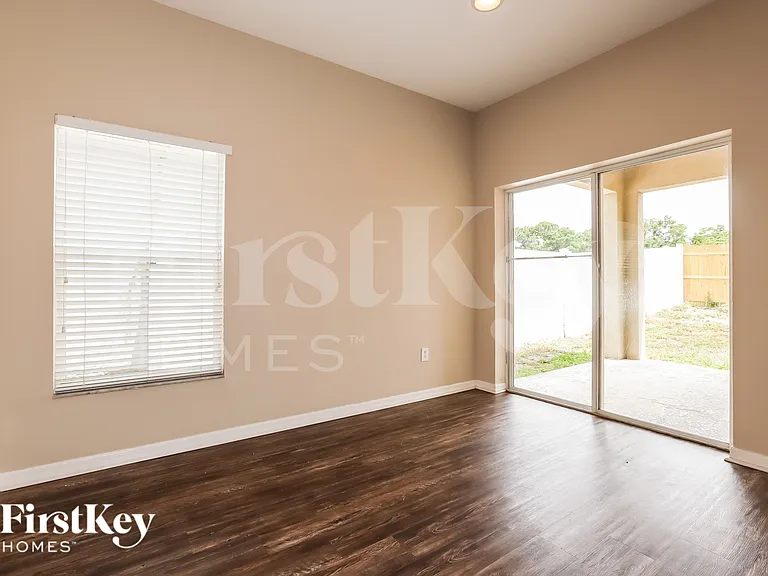 734 Star Pointe Dr — Photo 3