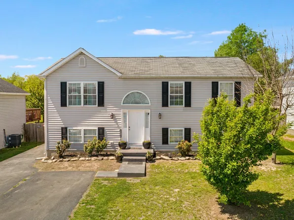 316 Universe Dr, Martinsburg, WV 25404