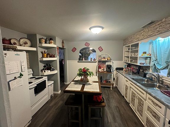 4th image of 709 S 9th St