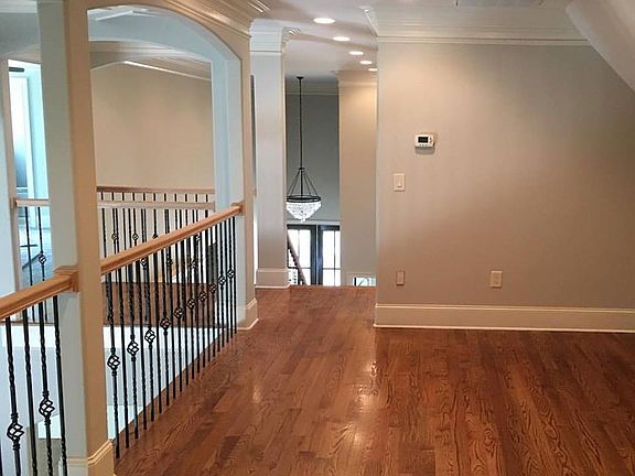 3rd image of 556 Palmetto St