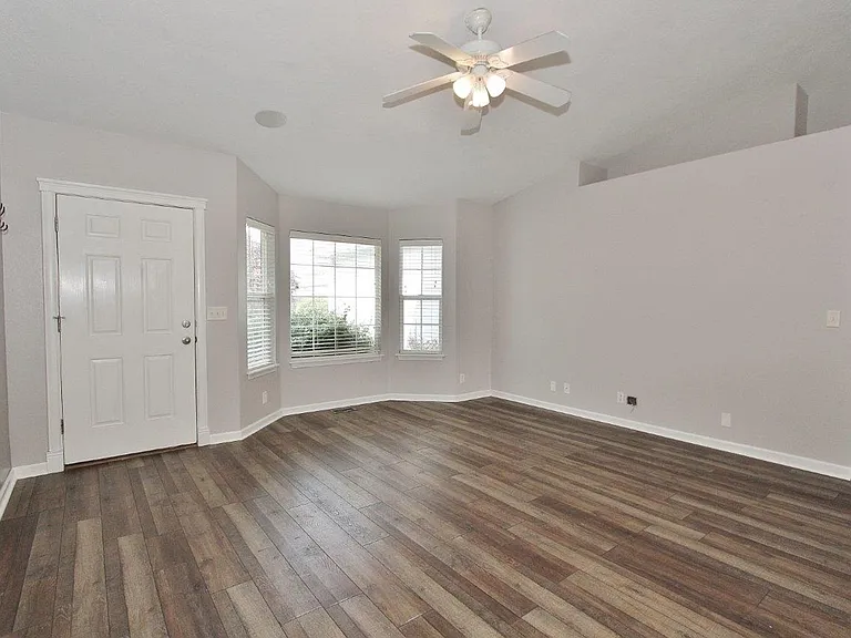 6236 S Star Struck Ave — Photo 5