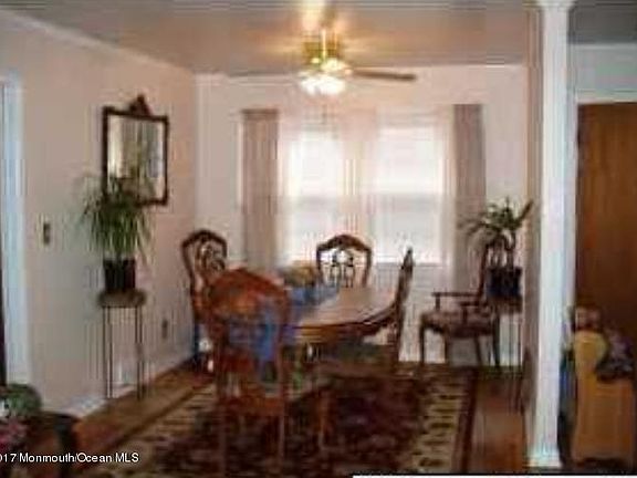 3rd image of 19 Laurelhurst Dr