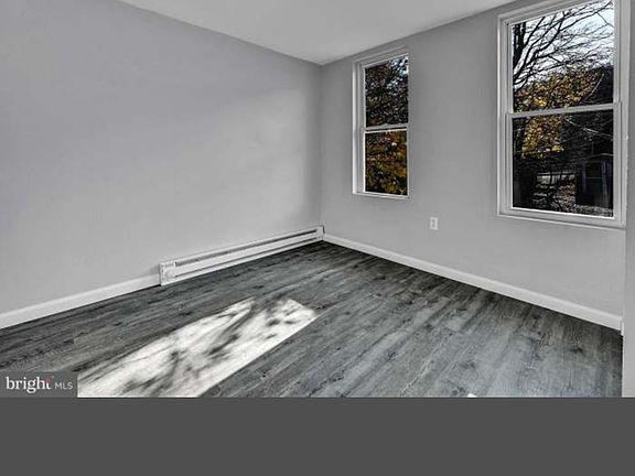 3rd image of 1506 Walnut St