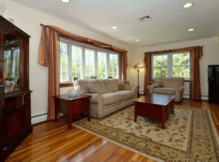 290 Evergreen Ave, Huntington Station, NY 11746