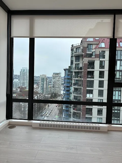 1003 Burnaby St #1404