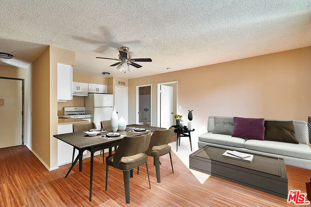 Building Photo - 820 S Saint Andrews Pl #301