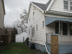 4th image of 1227 Fort Park Blvd