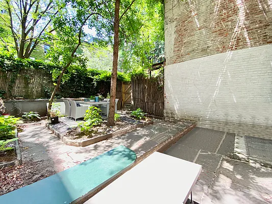 Rented by Vector New York, LLC | media 9