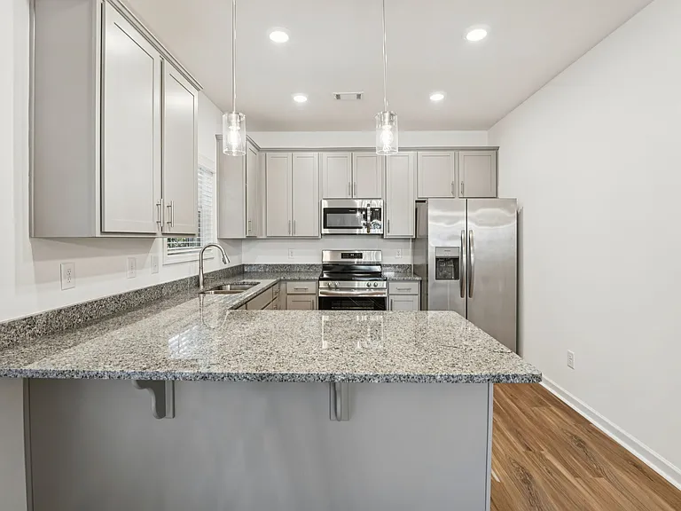 Quinn Residences at Dorchester Place — Photo 100