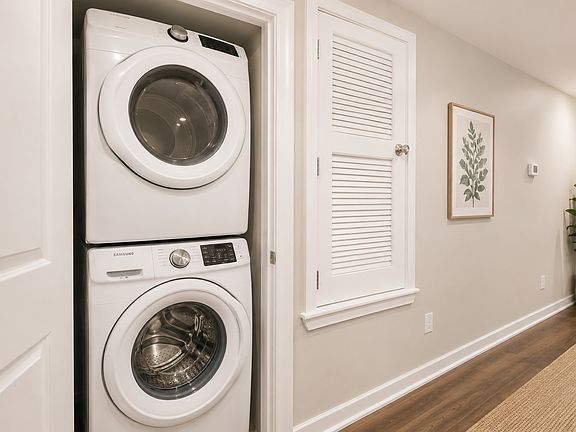 4th image of 2043 N Carlisle St APT B