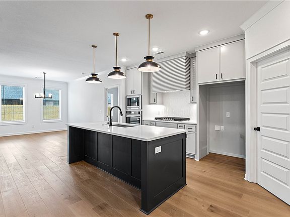 5th image of 1504 Crystal Clear Ln