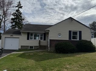 13 Meath Ave, Huntington, NY 11743