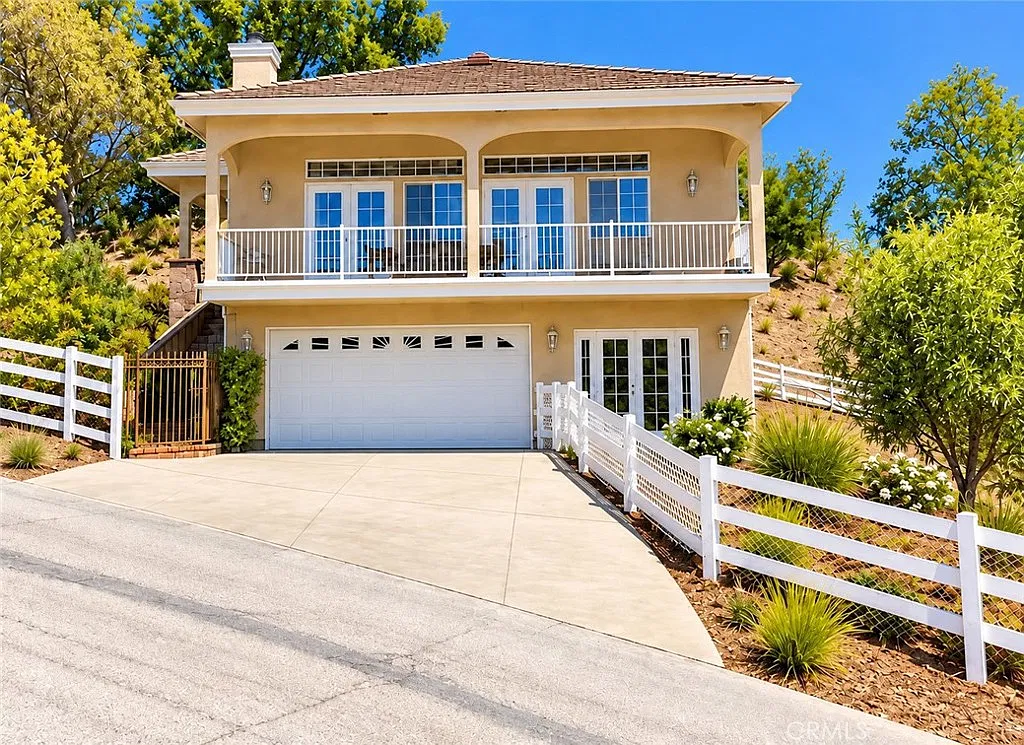 4 bed, 3.5 bath, 2000 sqft, $3,800 — Photo 1