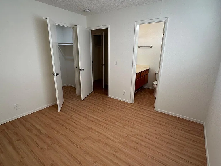 1061 Raymond Ave #304 — Photo 5