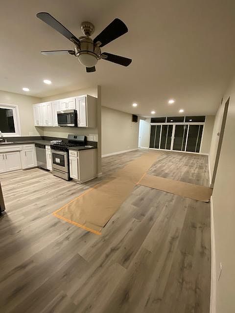1st image of 11622 Gorham Ave #101