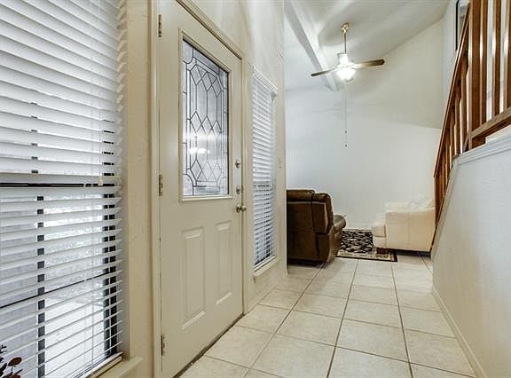 3rd image of 4428 Junction Dr