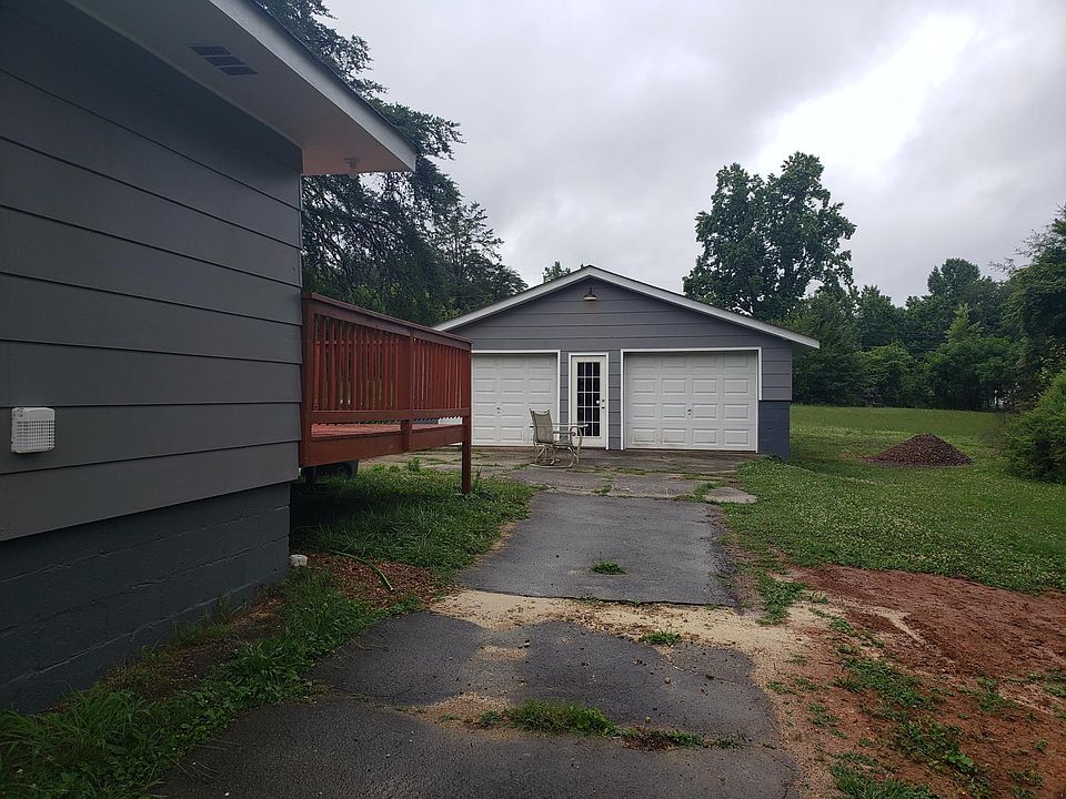 1st image of 30 E Morgan Ln