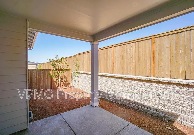 18300 NE 14th St — Photo 35