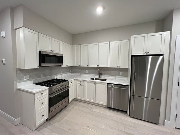 2nd image of 195 Green St #207D