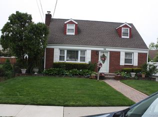 138 Manor Parkway, Uniondale, NY 11553