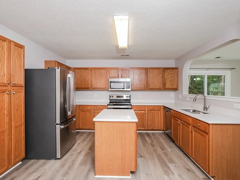 70 Brookhaven Dr — Photo 7