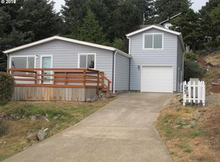 223 E 3rd St, Yachats, OR 97498