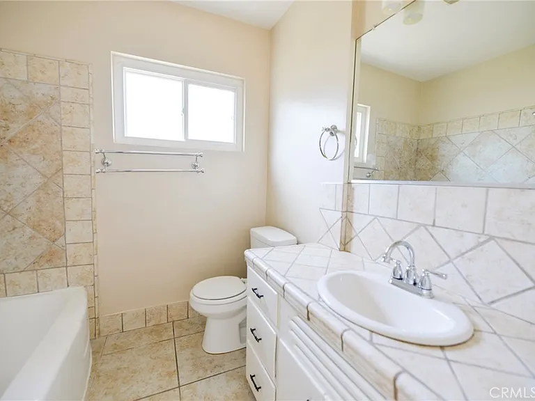 219 W Avenida Palizada #B — Photo 10