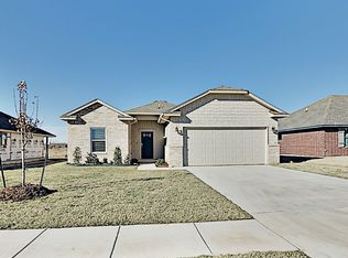 1929 Sara Vista Dr, Yukon, OK 73099