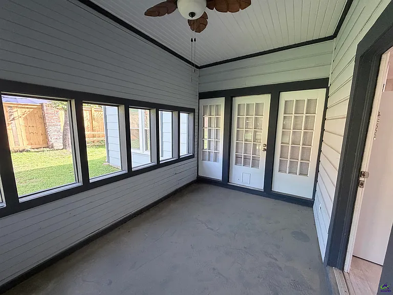 705 Evergreen St — Photo 16