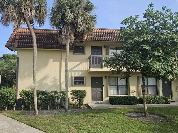 10069 NW 4th St #204, Hollywood, FL 33024