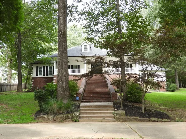 19489 Oak Cir, Springdale, AR 72764