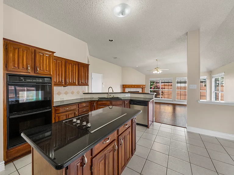 6008 Tupelo Ln — Photo 16