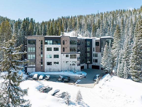 2nd image of 422 Iron Horse Way #305