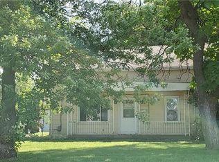 327 S Main St, Walbridge, OH 43465