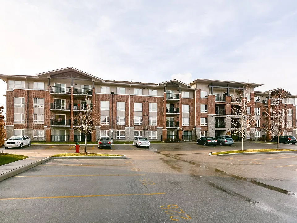 45 Goodwin Dr #305