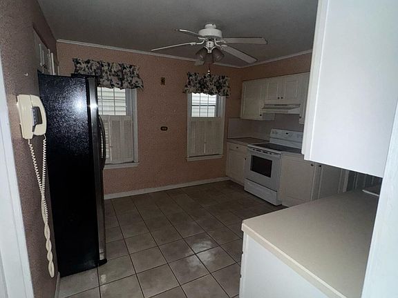 2nd image of 908 Richmont St #1
