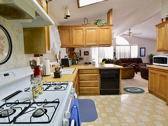 5th image of 1470 Martinique Dr