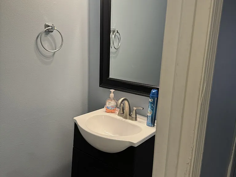 110 Elizabeths Ct #110 — Photo 5