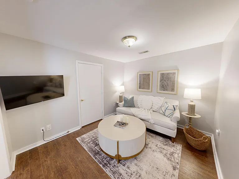 105 Cooper St — Photo 7