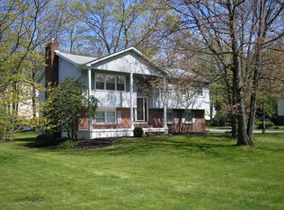 36 Farmhouse Rd, Mountain Top, PA 18707