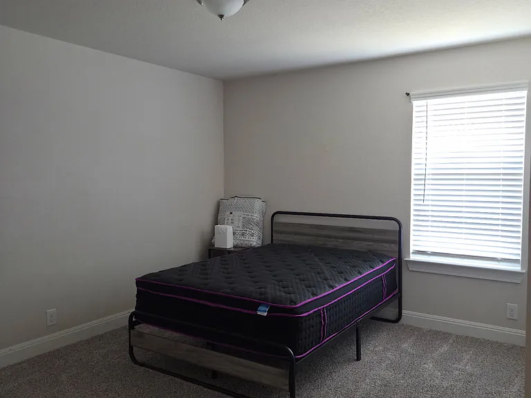 Bedroom #4 $1000 per month utilites & cable included.