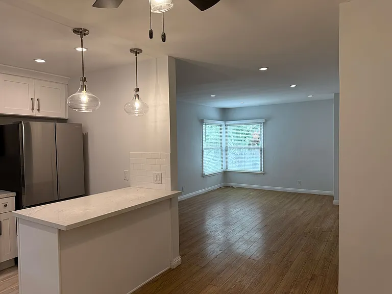 4123 1/2 W Toluca Lake Ave #4123-1/2 — Photo 6